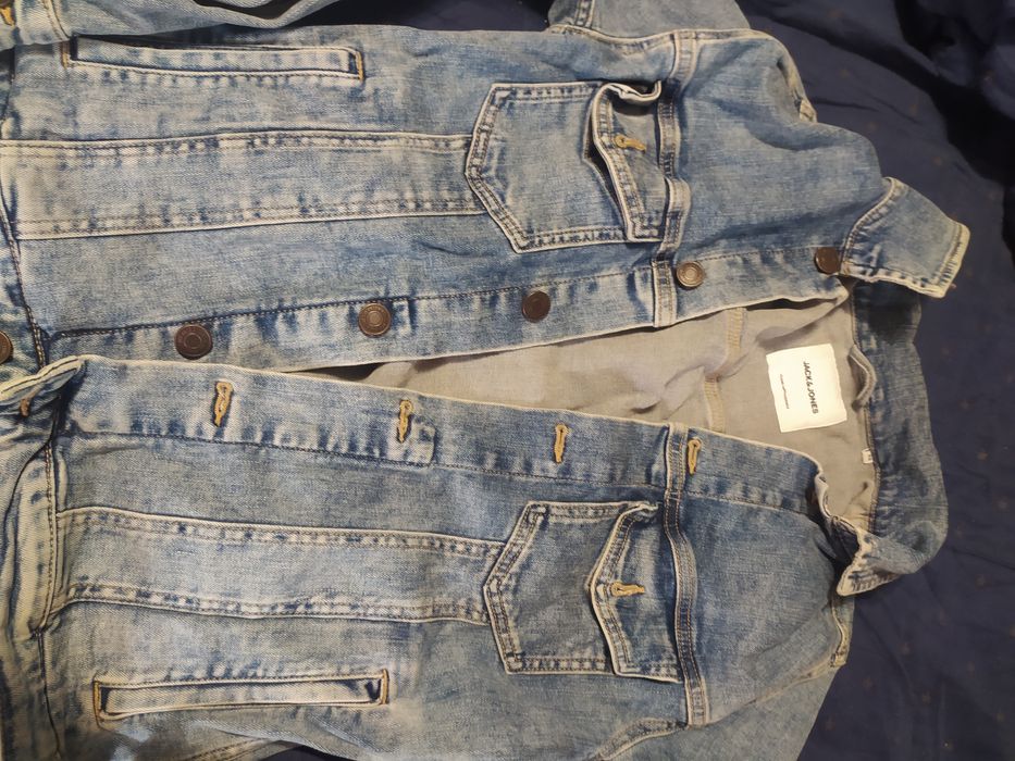 Куртка джинсовая