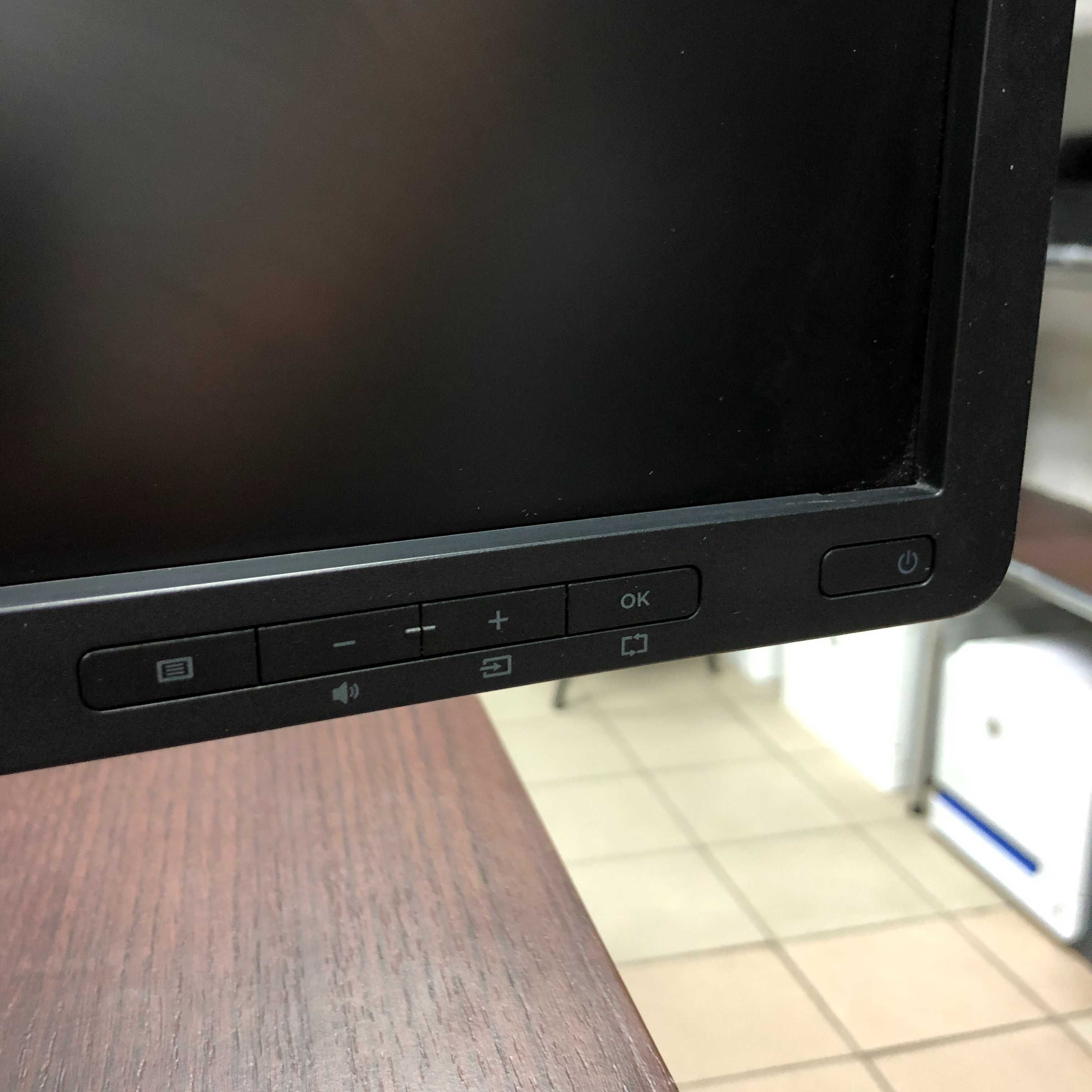 Monitor 22" HP E221c DP/ VGA / 2x USB / Audio 1920x1080p IPS Klasa A-