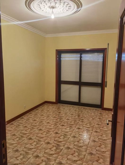 Alugar apartamento em arrifana