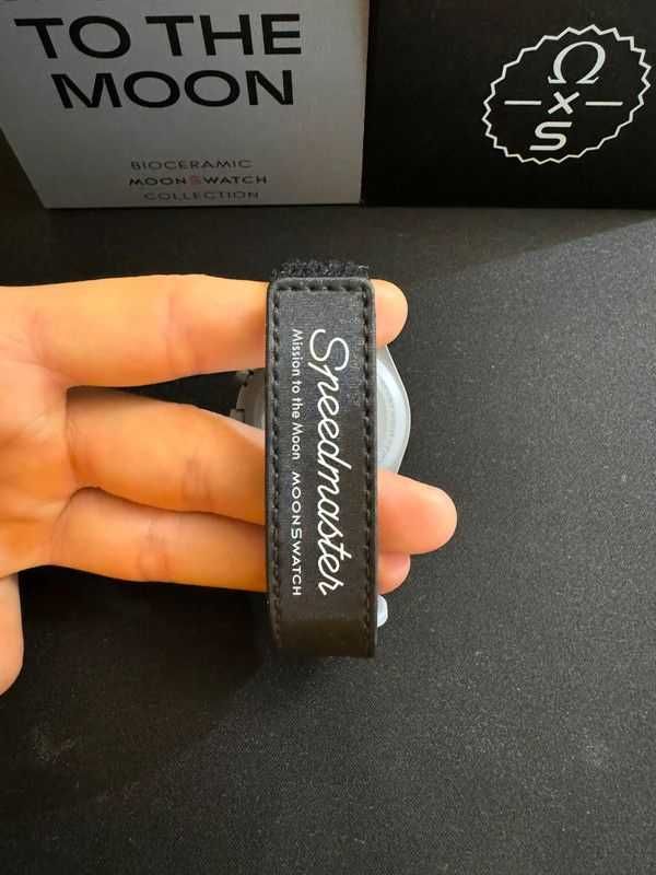 Swatch x Omega Bioceramic Moonswatch Mission to the Moon
SO33M100