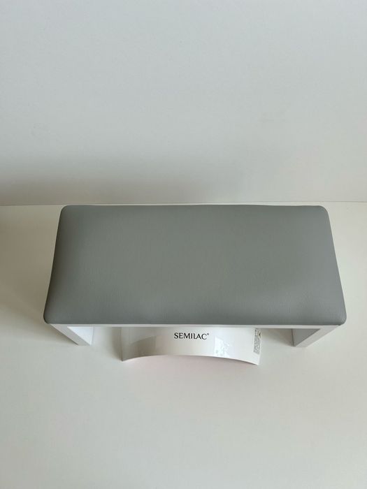 Podpórka do manicure paznokci pod dłoń. Szara gładka