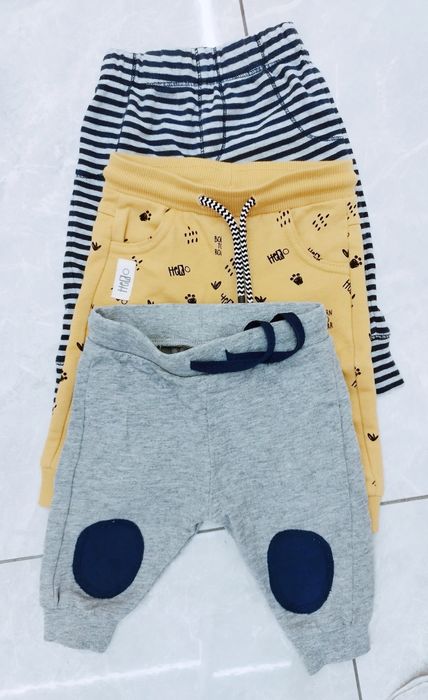 Zestaw spodni dresowych dla niemowlaka 62