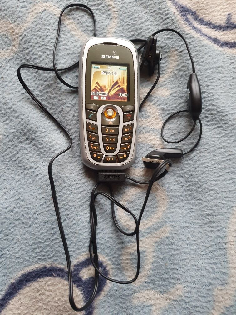 Продам телефон siemens c72