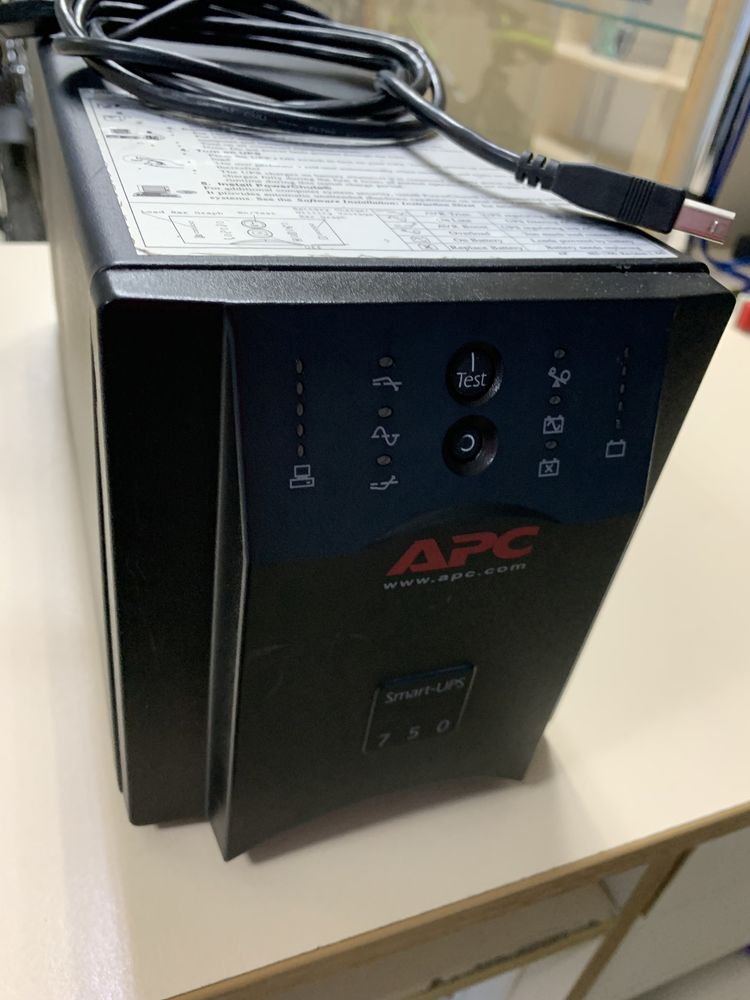 Бесперебойник APS Smart UPS 750