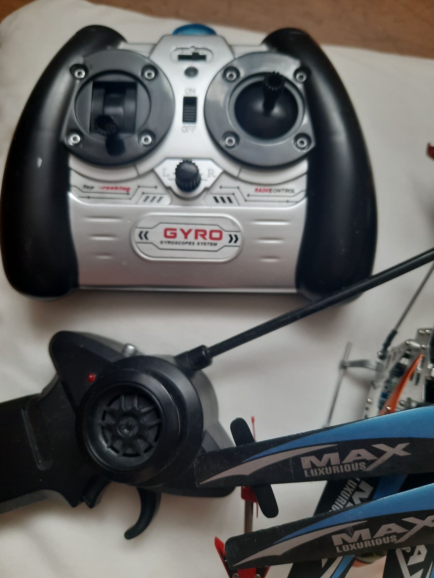 DRON SKIP 3D Quadrocopter 422000 JAMARA