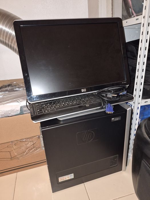 Torre Hp com teclado,rato monitor e cabos