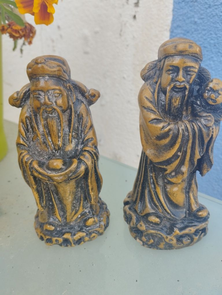 Par de figuras asiáticas. Deuses Chineses.