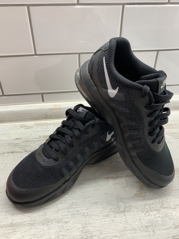 Дитячі кросівки Nike Air Max Invigor, 30 розмір