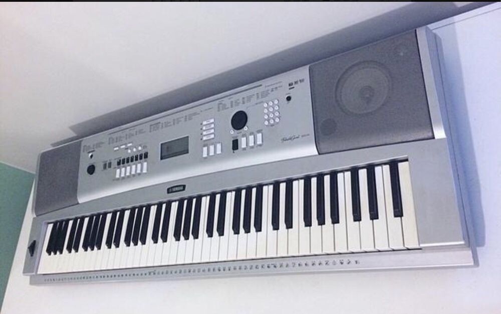 Teclado Yamaha Grand Piano dgx 230