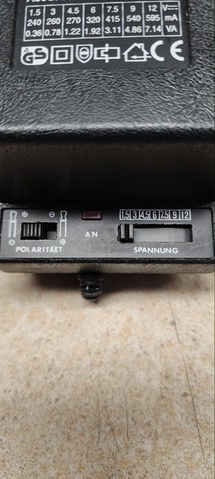 Zasilacz wielozakresowy od 1.5-12V