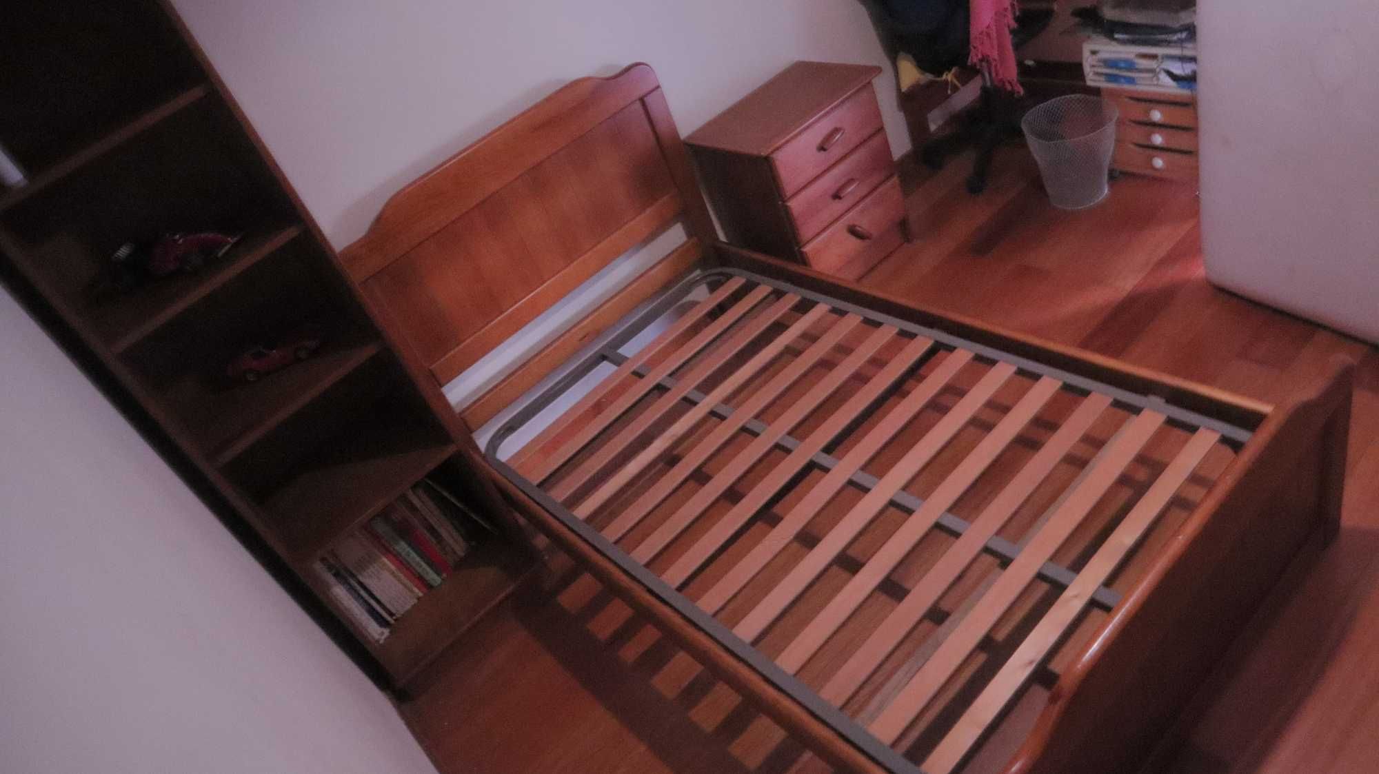 Estrado de Solteiro - Madeira com Ripas Flexíveis