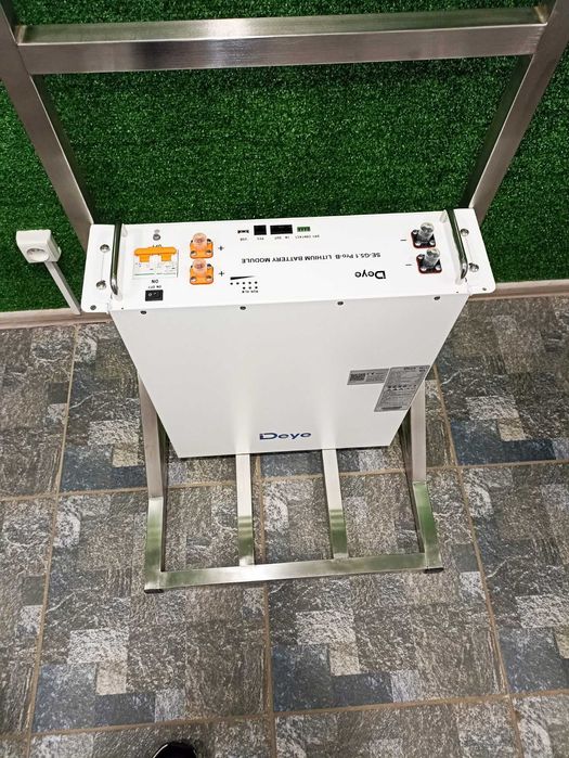 Установка , підключення, інверторів та аккумуляторів Deye. Квартир дом