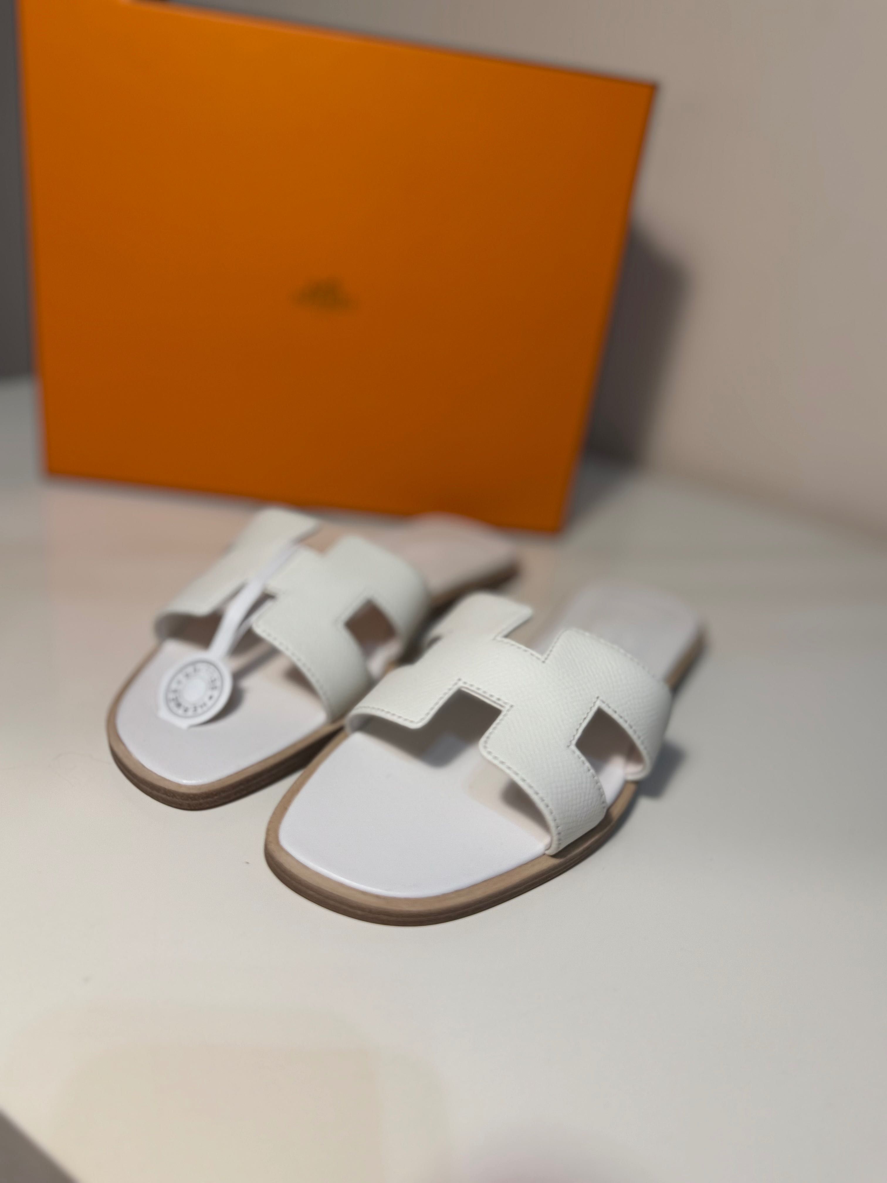 Klapki Hermes Oran biała skóra Epsom