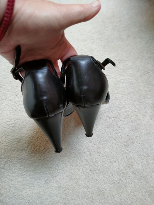 Quazi czarne szpilki skóra naturalna zapinane wokół kostki rozmiar 38