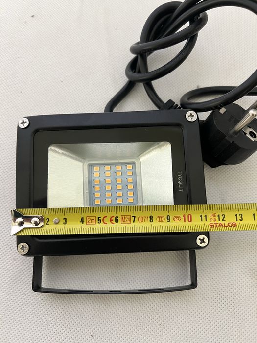 Naświetlacz led 220v 20wb