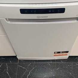 Máquina de Lavar Loiça Indesit – 60cm com Gaveta de Talheres
