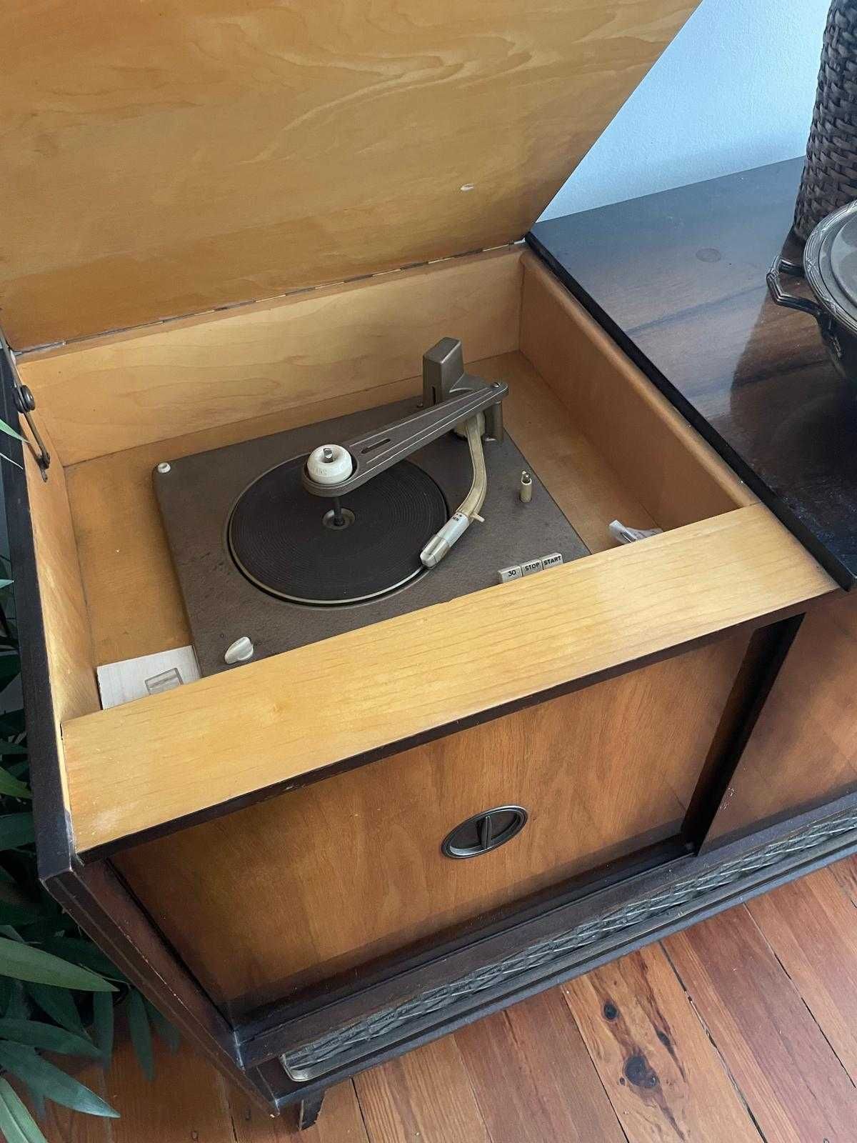Vintage - Móvel TV / Rádio / Gira-Discos