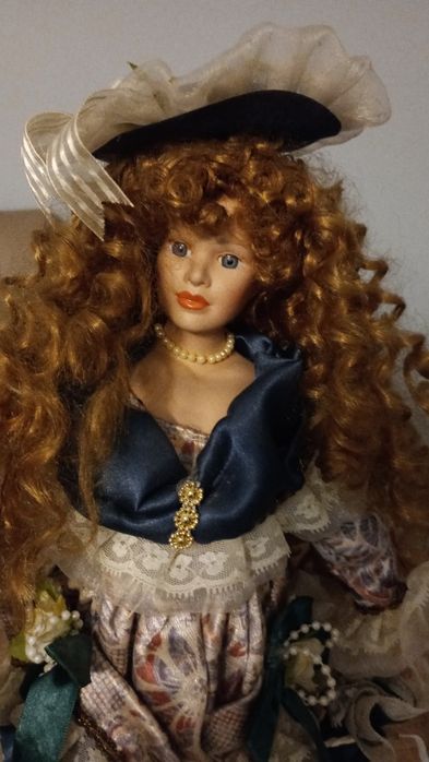 Porcelanowa lalka