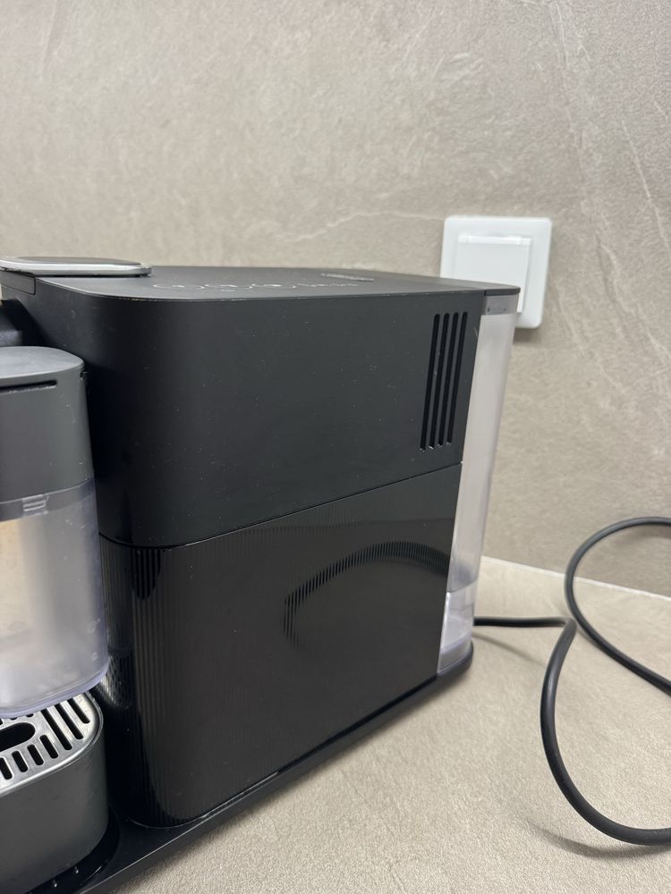 Ekspres na kapsułki DeLonghi Nespresso Lattissima