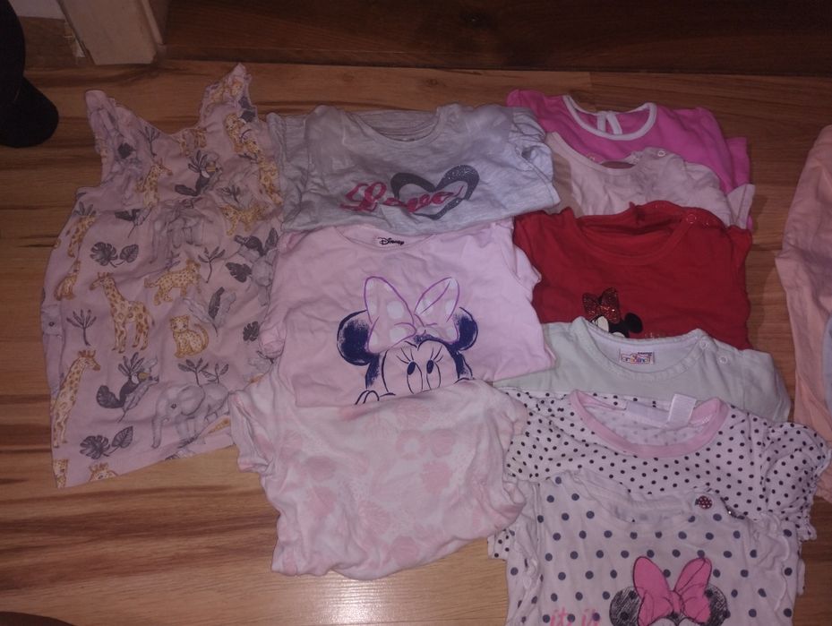 Zestaw ubranek dla dziewczynki rozmiar 74/80 stan bardzo dobry