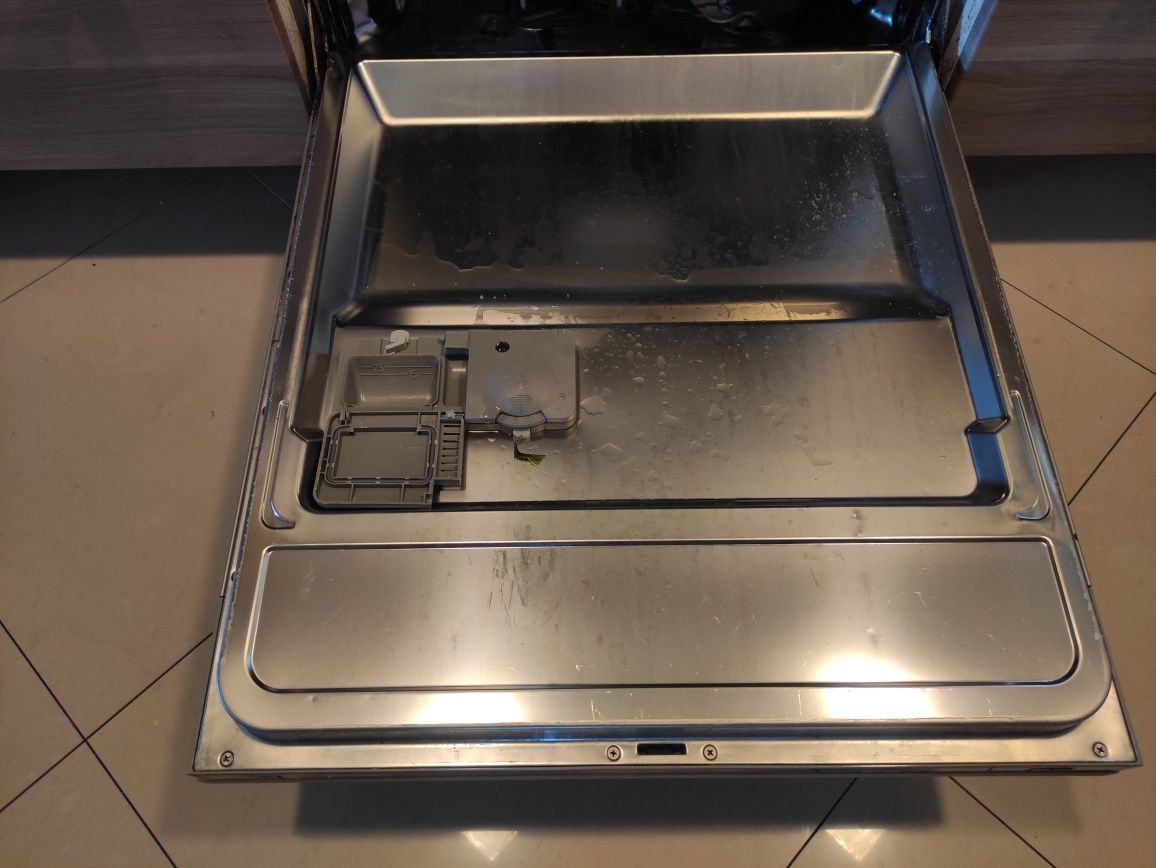 Zmywarka do zabudowy Beko DIN5833, brak koszy