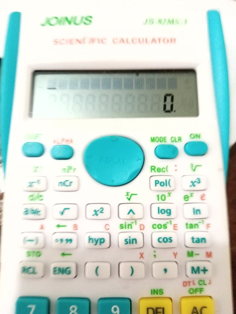 Calculadora cientifica com tampa de proteção e oferta pilha.NOVA