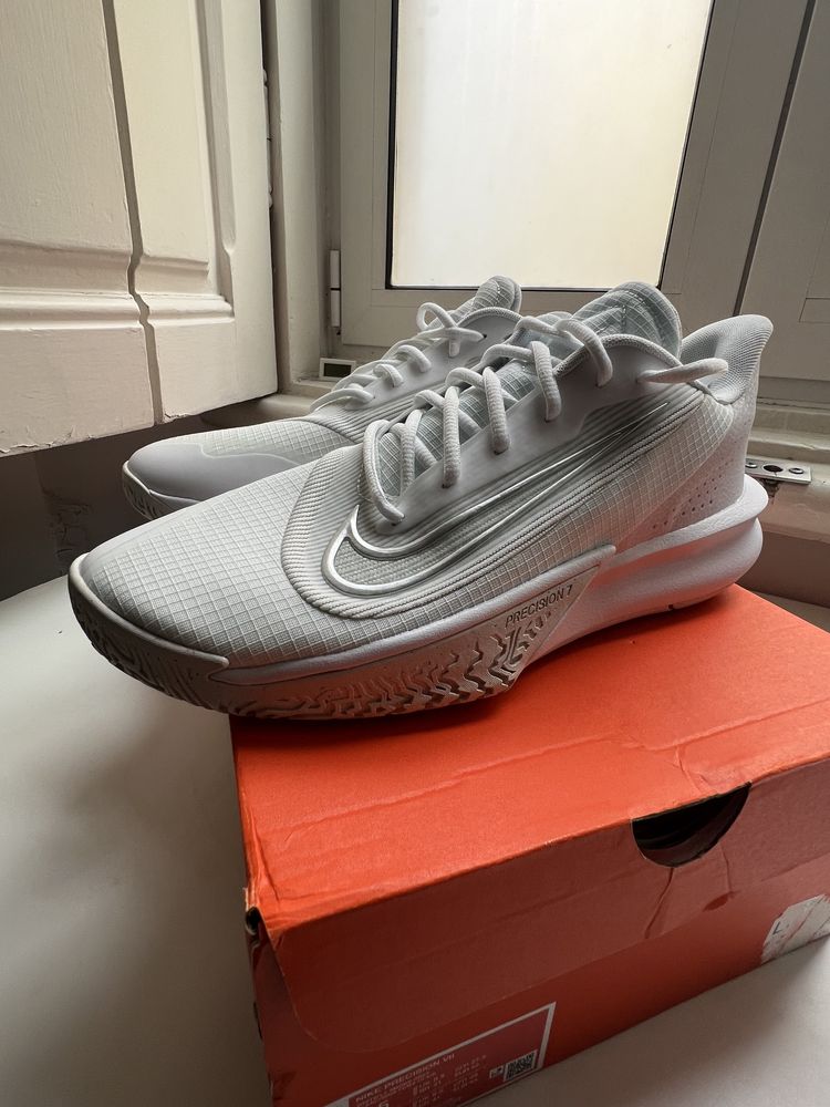 Nike Precision 7