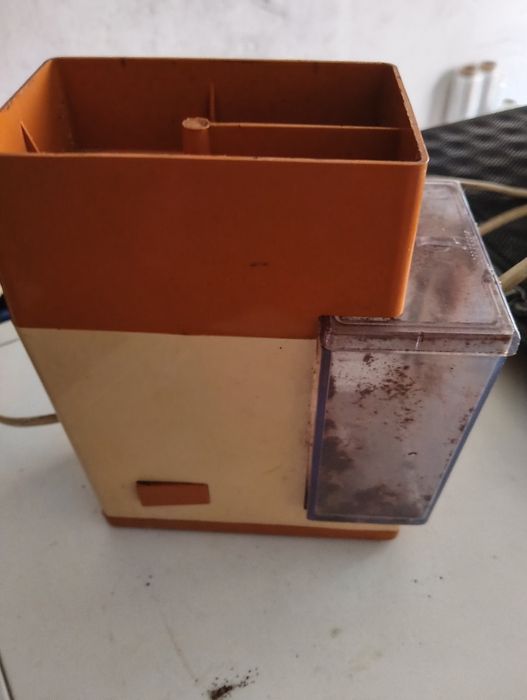 Stary młynek elektryczny