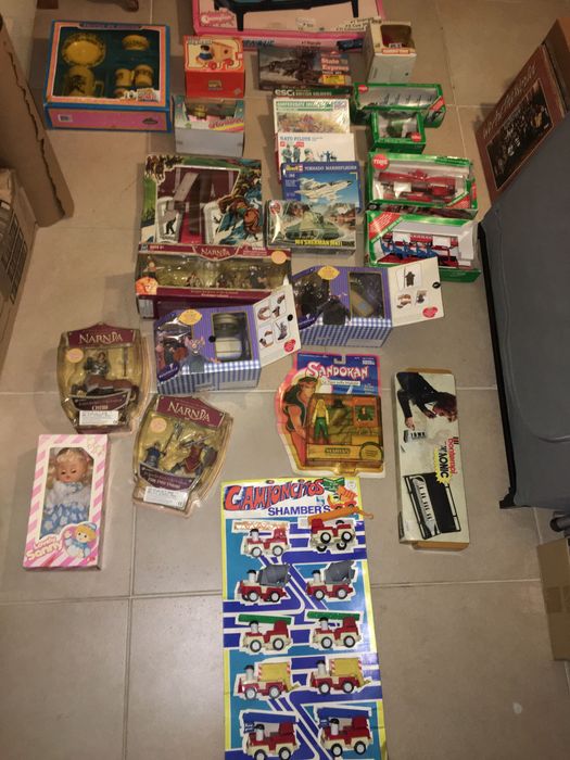 Grande lote de brinquedos antigos