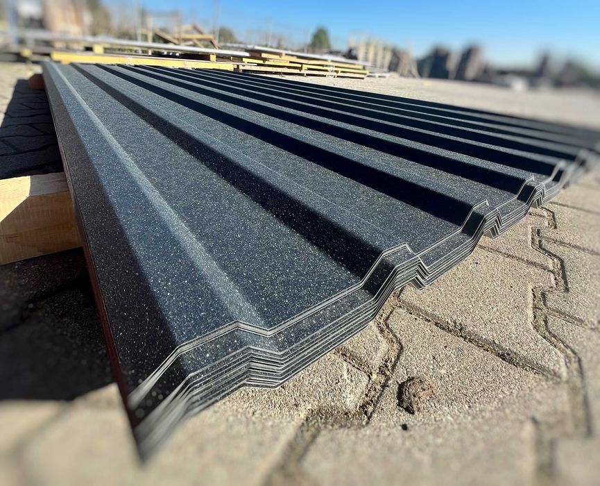 Blacha trapezowa T18 RAL7016 mat–idealna na dachy i elewacje