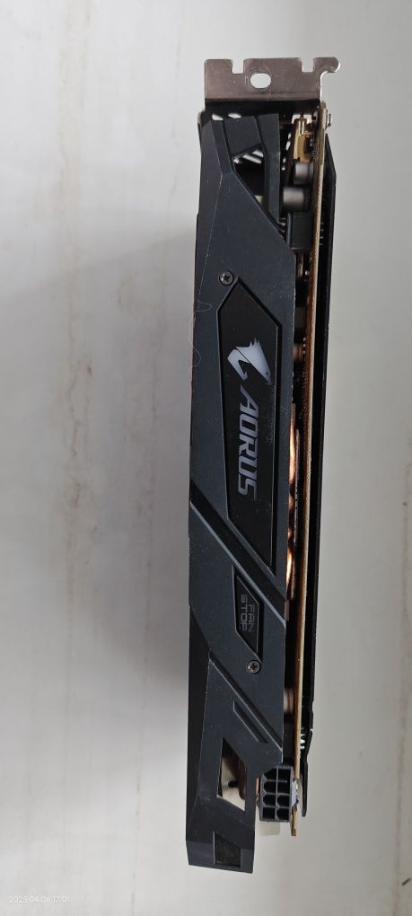 Продам видеокарту gigabyte aorus rx 570