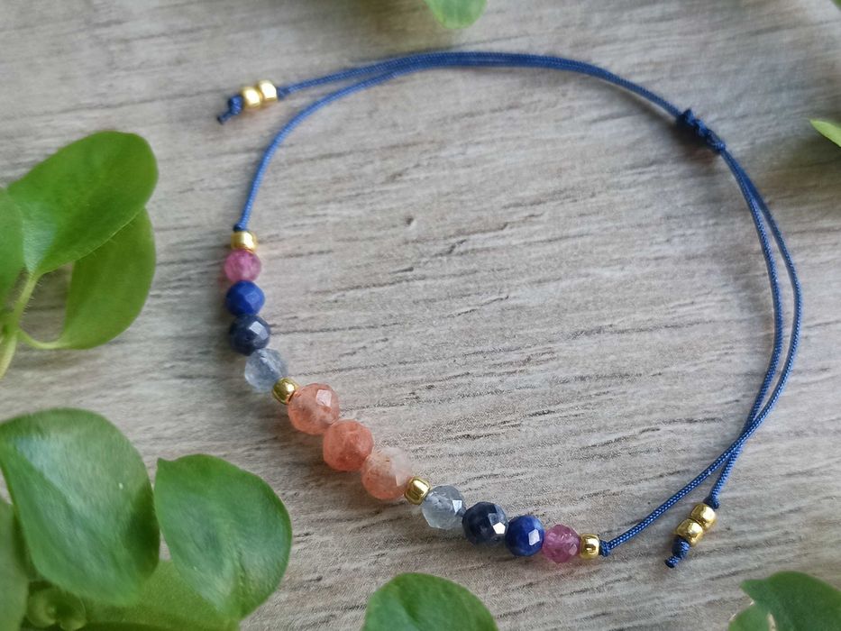 Bransoletka na szczęście, na sznurku, kamienie, amulet