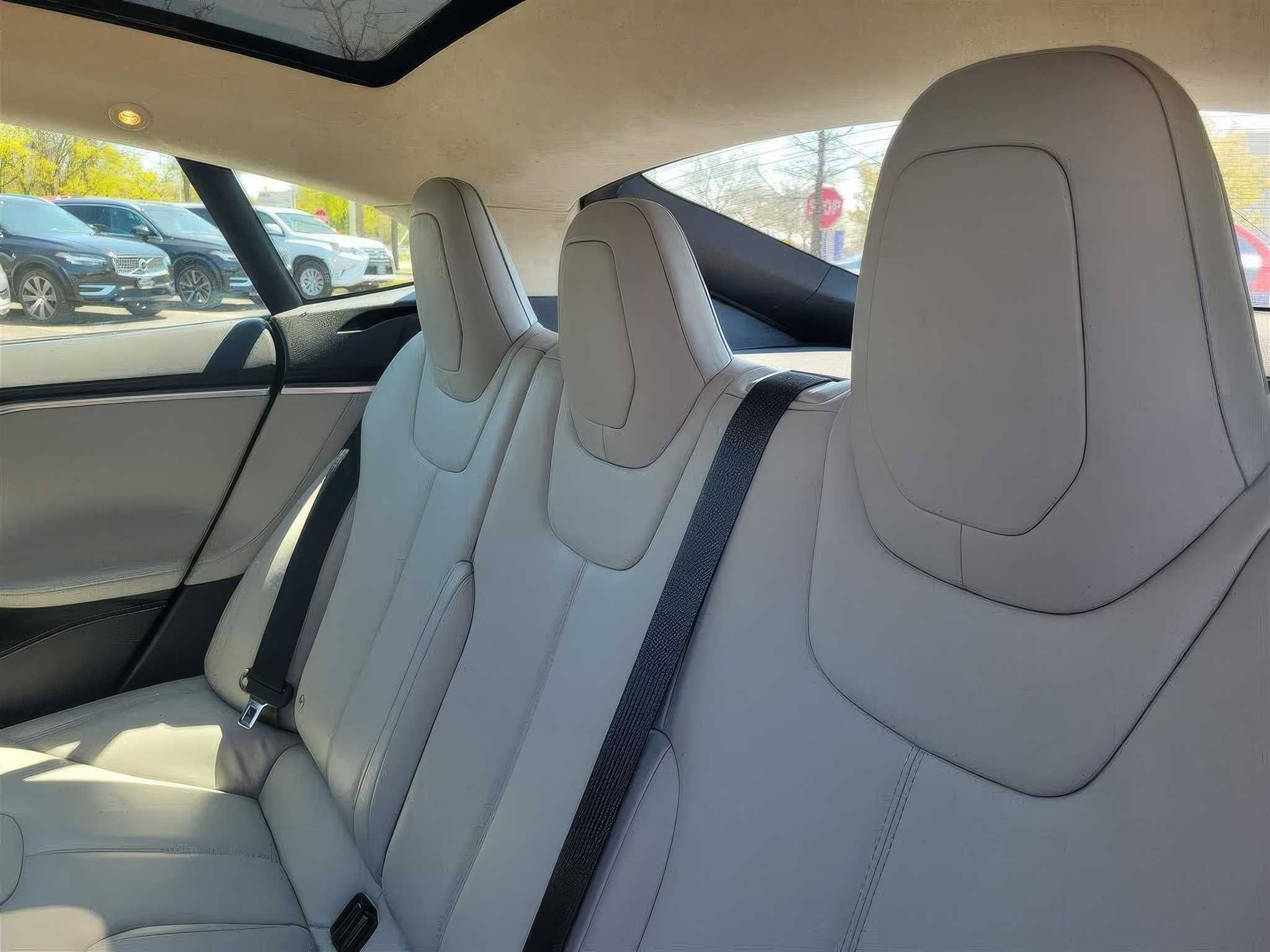 2016 Tesla Model S 70D