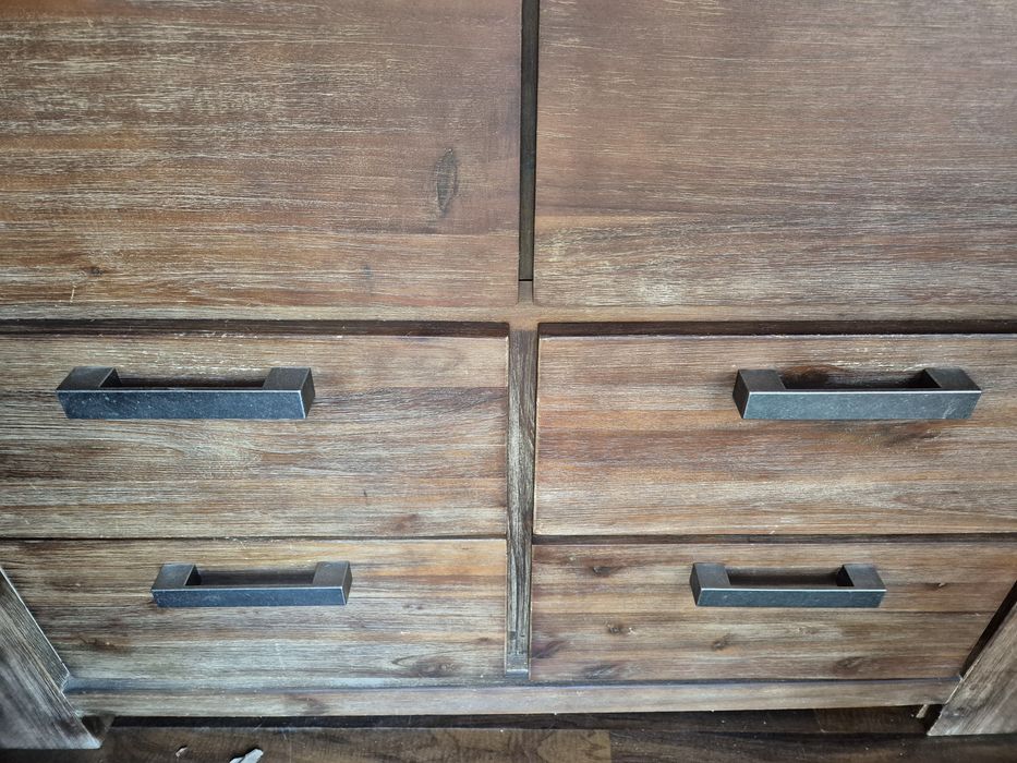 Szafa z drewna tekowego