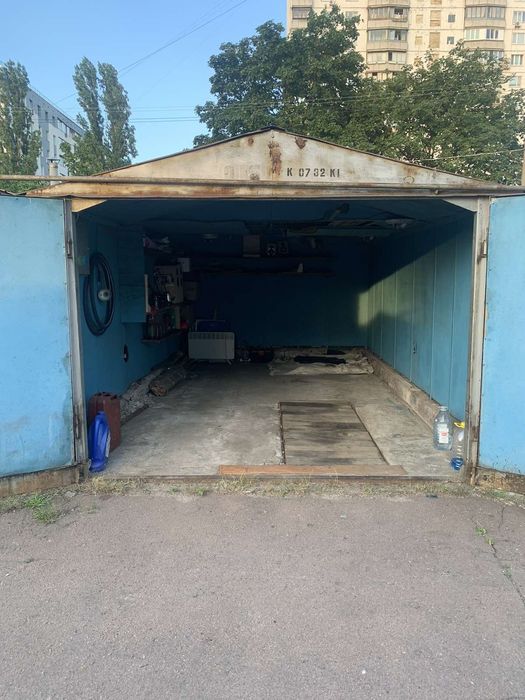 Продам гараж (г. Киев, ГБК Славутич, ул Богатырская)