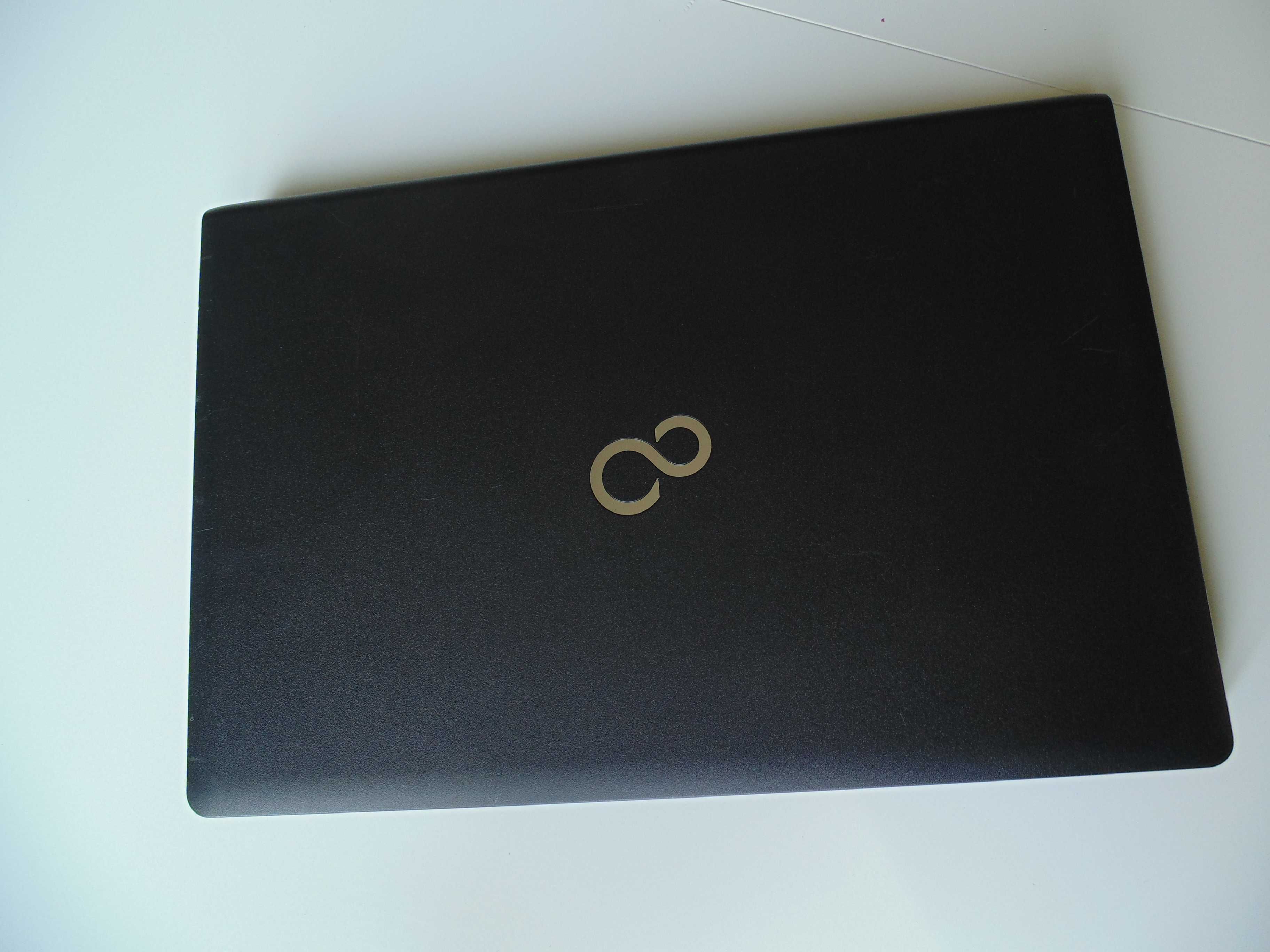 Laptop Fujitsu LifeBook A555 15.6"Intel Core i5-5200U /SSD/ Windows 11