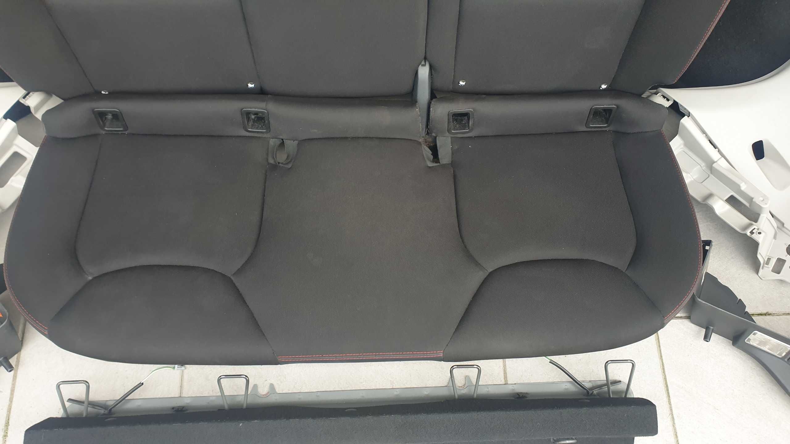 Renault clio IV 4 tylna kanapa fotel przekładka z vana pasy boczki /54