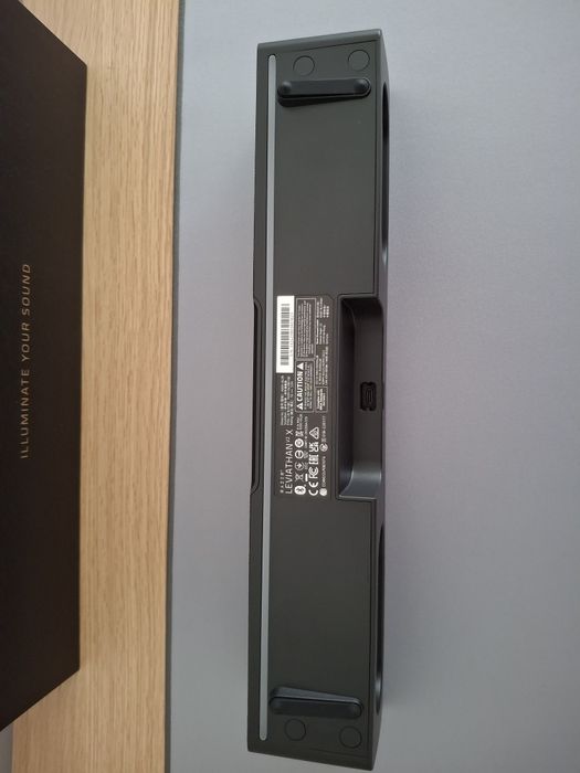 Razer Leviathan V2 X em perfeito estado