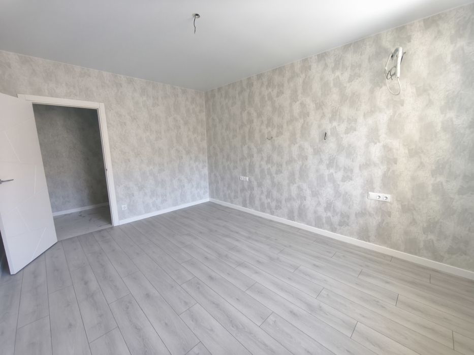 Цена с оформлением! 37 КВ.м. Новый ремонт. Без комисси.