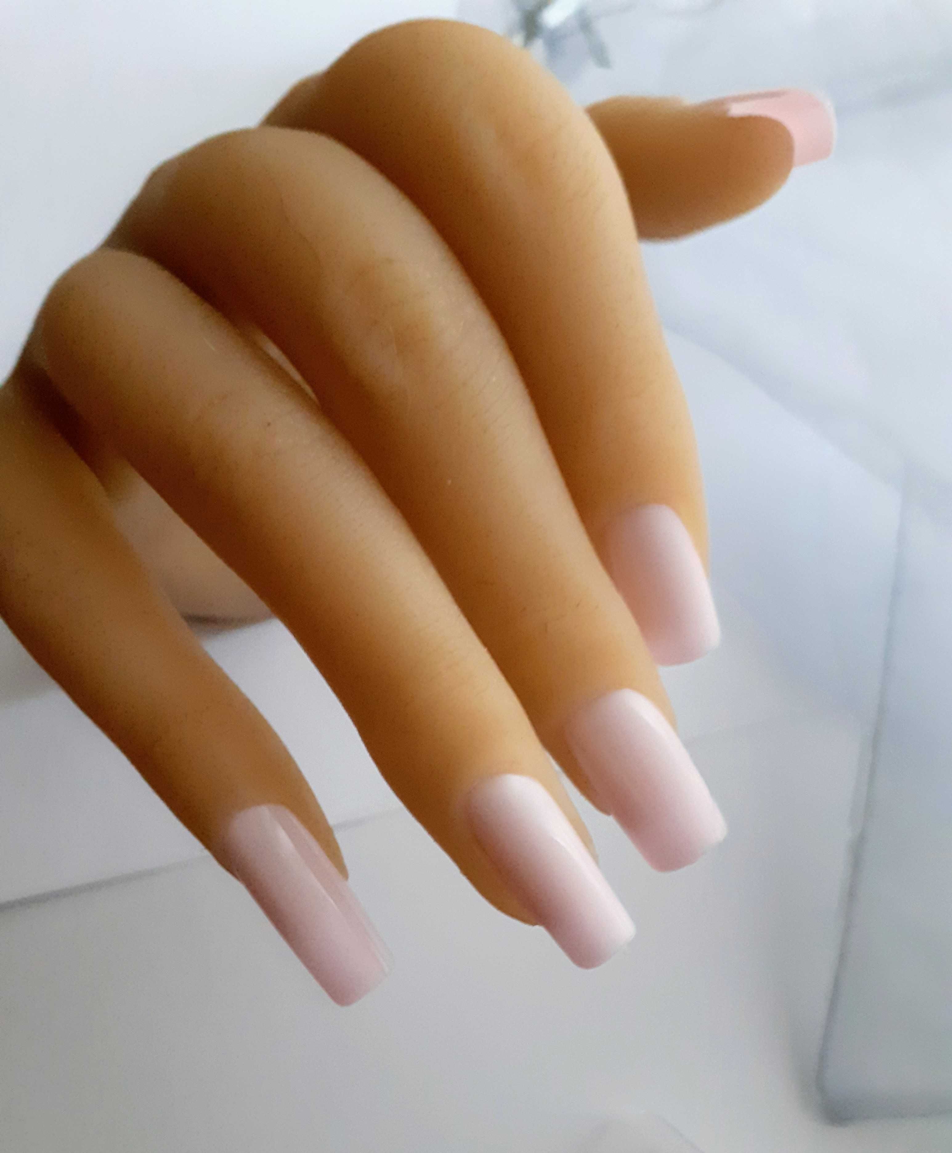 Silikonowa dłoń do ćwiczeń manicure. Dodatki.