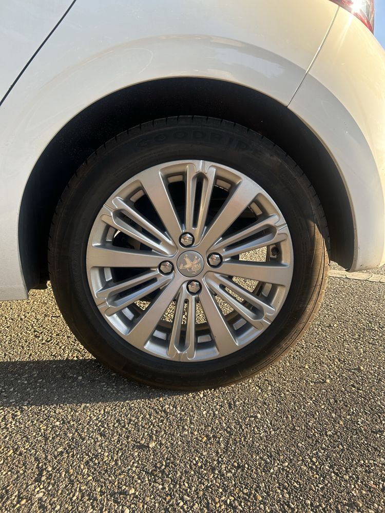 Peugeot 208 1.6 BlueHDi Style