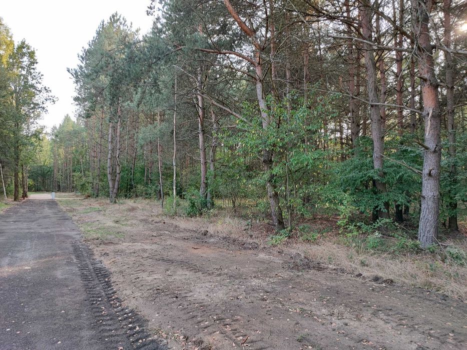 Sprzedam działkę rekreacyjno - budowlaną koło Radomska