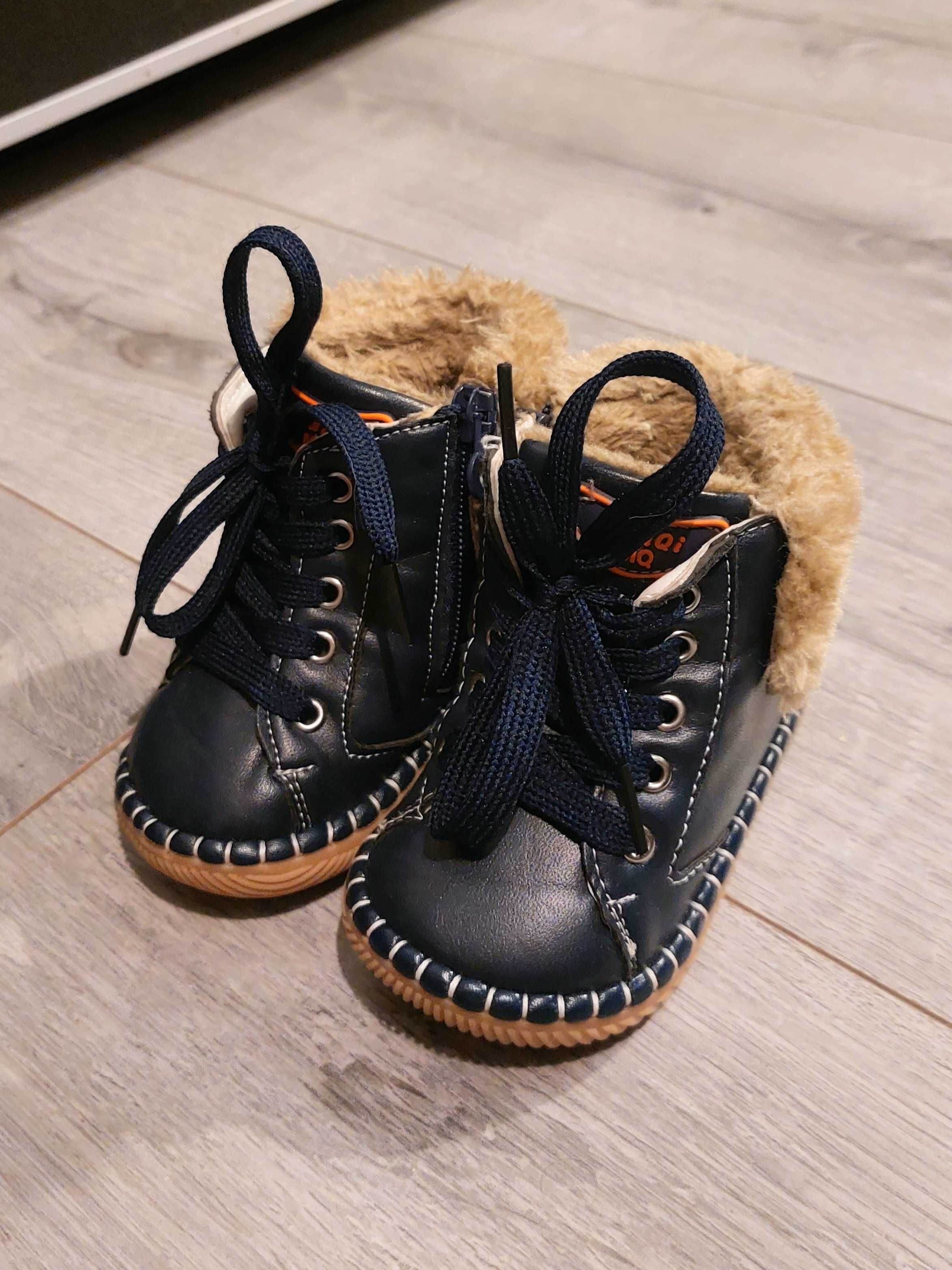 Dziecięce buciki buty zimowe chłopięce r.20