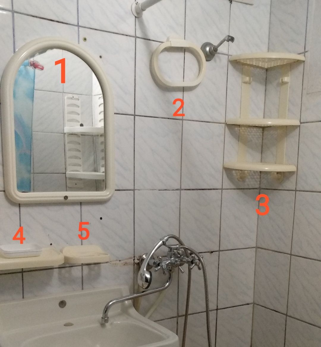 Полочка для ванной комнаты зеркало мыльница набор