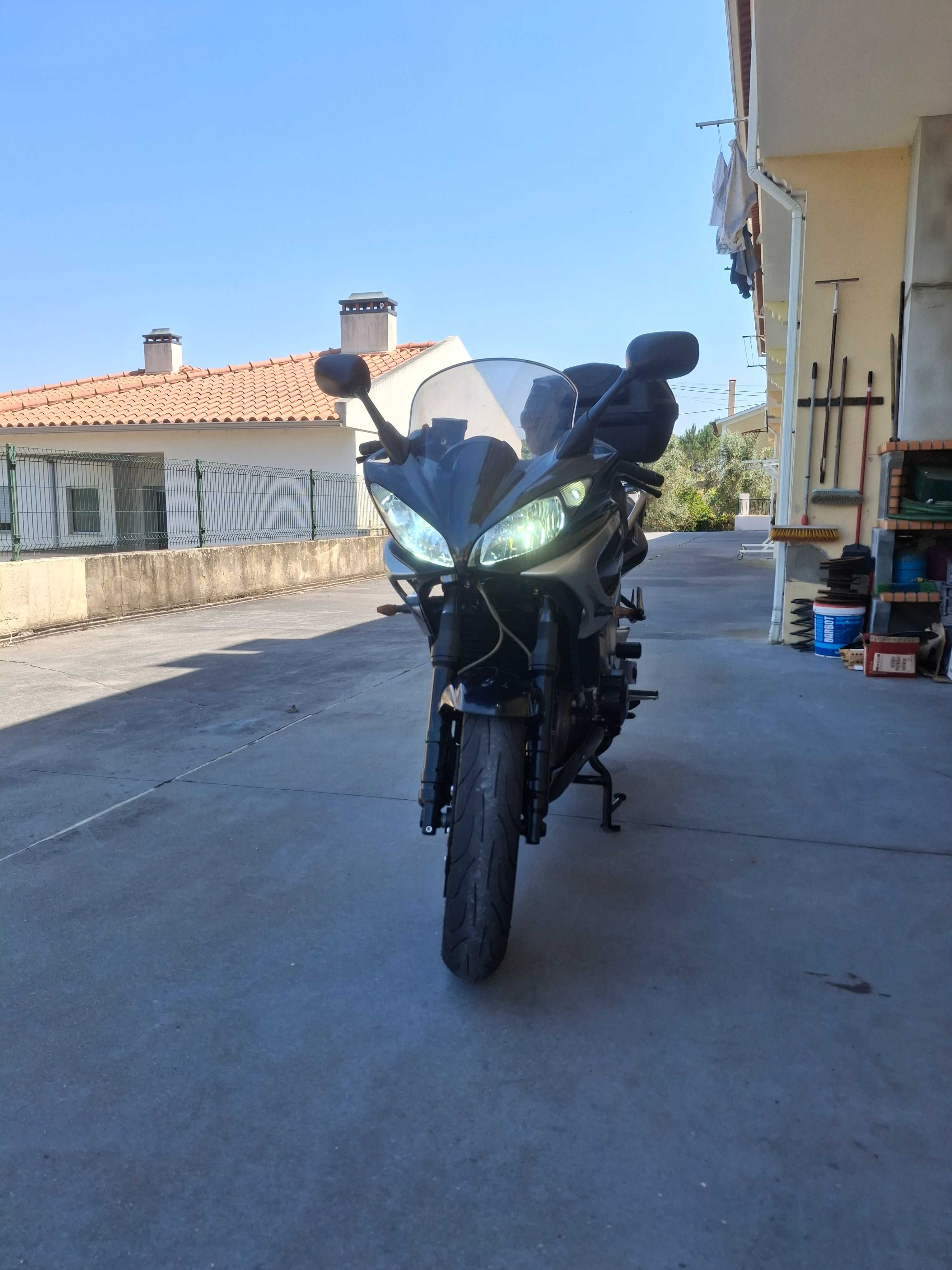 Yamaha Fazer 600 de 2004