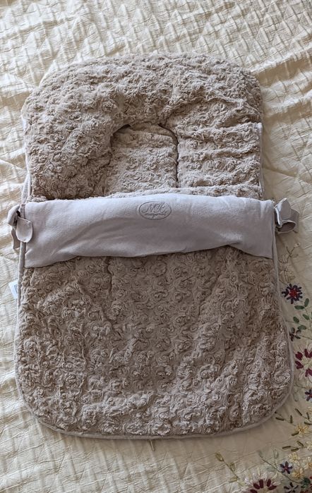 Capa/Forra de inverno para ovo/carrinho de bebé da Mayoral