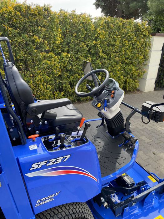 Kosiarka ISEKI SF 237 Idealna do pielęgnacji dużych terenów zielonych