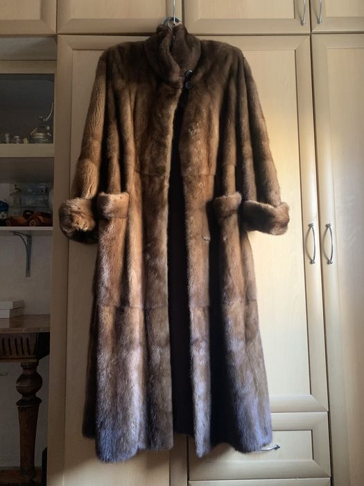 Продается шуба норковая.