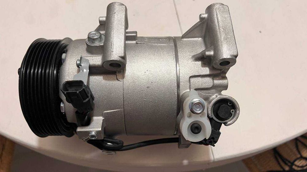 Компресор кондиціонера 6CVC140E 388105AAA03 388105AAA01