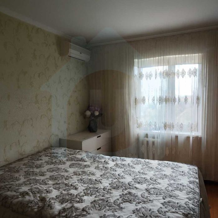 Продаж 3-к квартири з ремонтом у Святошинському р-н (вул. Симиренка).